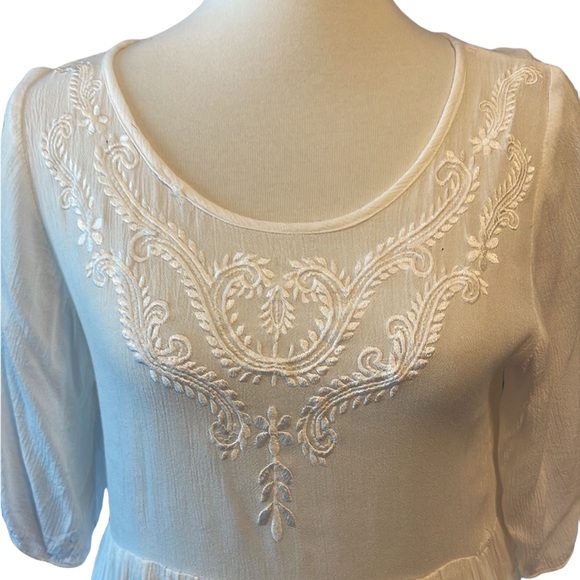 Forever 21 rayon embroidered dress - Picture 2 of 7